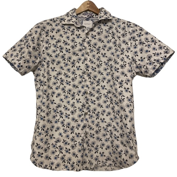 Cactus Man, Ricky Singh, White & Blue Flower, Button Up Short Sleeve, Size M - Picture 4 of 6